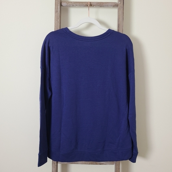 ⭐️40% Off⭐️ Old Navy Crewneck Love is L'Amour Sweatshirt - Picture 3 of 7